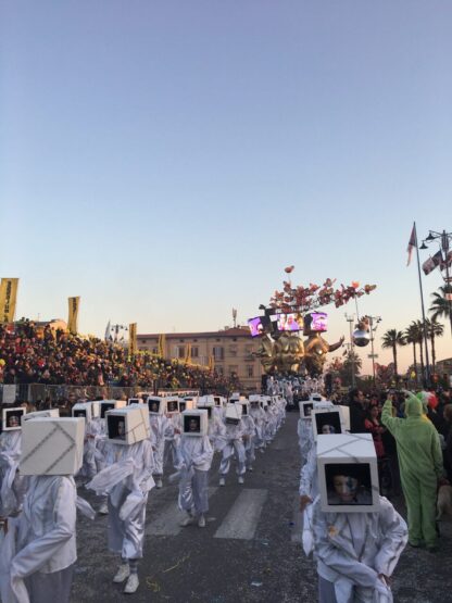 Weekend Carnevale Viareggio (San Valentino in maschera) - immagine 16